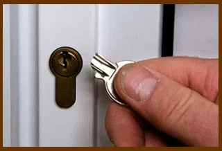 Indianapolis Top Locksmiths Indianapolis, IN 317-350-6012 - 14-broken-key